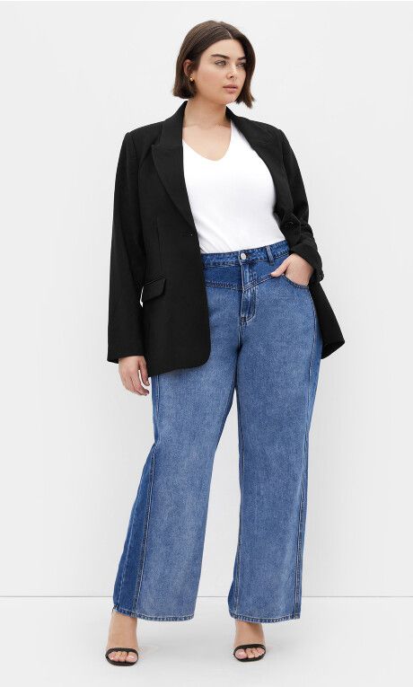 The Ultimate Capsule Wardrobe for Every Season