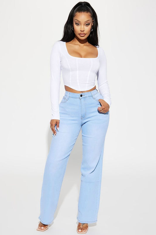 From Classic to Cutting-Edge: Trendy Women's Jeans for Every Occasion