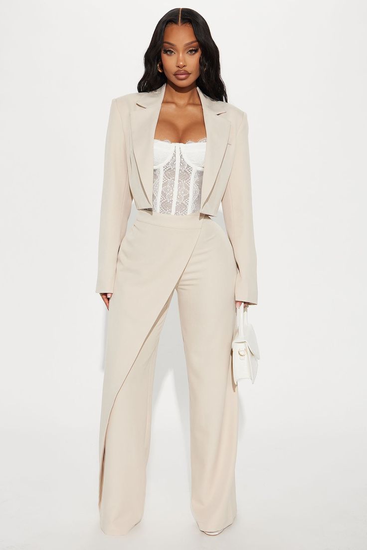 Power Dressing: Women's Suits With Versatile Pieces & Blazer Combos