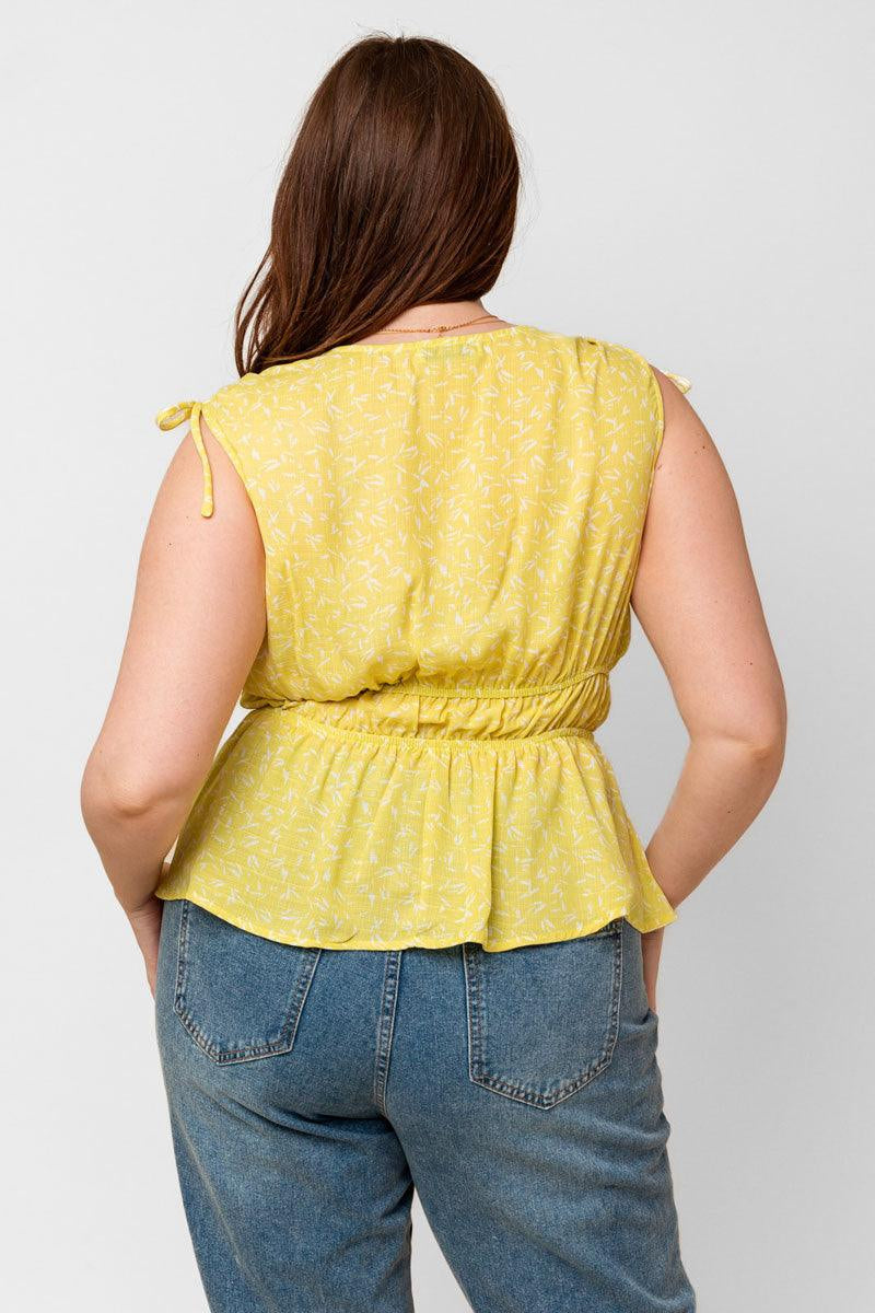 Plus Size Shoulder Ruched Elastic Waist Abstract Top